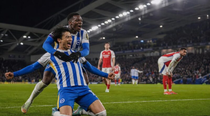 Pemain Brighton merayakan kemenangan atas Arsenal dalam pertandingan Premier League di Amex Stadium