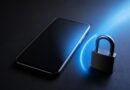 Ponsel Android dengan simbol gembok yang menggambarkan perlindungan dari pencurian