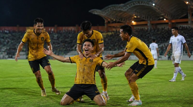 Pemain Borneo FC merayakan kemenangan atas Tainan City di Stadion Segiri Samarinda