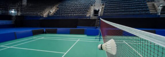 Lapangan bulu tangkis di arena Saarlandhalle, Saarbrücken, lokasi Hylo Open 2026