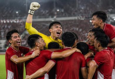 Pemain tim nasional Indonesia merayakan gelar juara FIFA ASEAN Cup 2026 di lapangan stadion Jakarta
