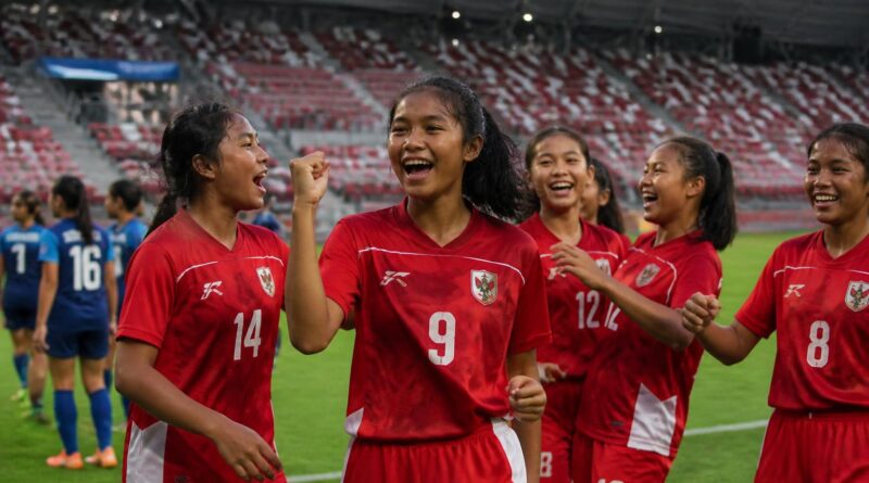 Pemain Timnas putri U-17 Indonesia merayakan kemenangan dalam pertandingan sepak bola di stadion