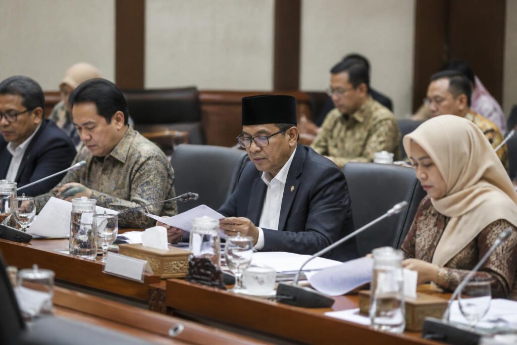 Rapat Komisi II DPR membahas pembentukan Panja RUU Pemilu di ruang sidang parlemen