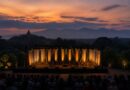 Suasana panggung konser di kawasan Candi Borobudur menjelang malam