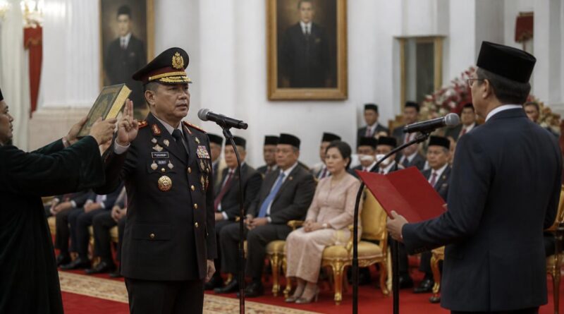 Pelantikan pejabat kepolisian di hadapan Presiden Prabowo di Istana Negara